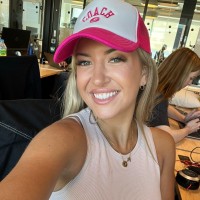 Jiminny Employee Chloe Cross's profile photo