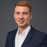 Robert von Fischer-Treuenfeld Email