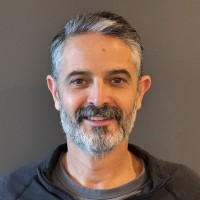 Email e telefono di Eyal Shuster