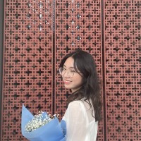 VAR META Employee Julie Nguyen's profile photo