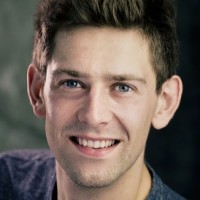 Simon Halstead Email