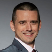 István Véber Email