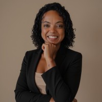 Digital Bloom Employee Claudvania Souza's profile photo