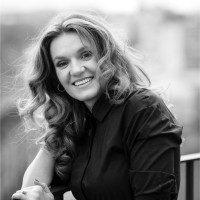 Schneider Electric Employee Simona Radu's profile photo