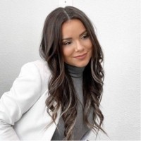 Julia Savage Email & Phone Number