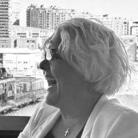 Cinnamon Lacey Email & Phone Number