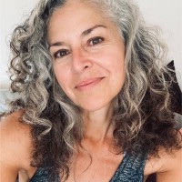 Naiʻa Lewis