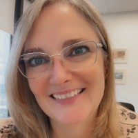 Elizabeth Russell Email & Phone Number