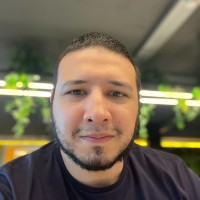 Lucas Alves Email