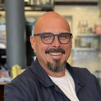 IHECS Employee Damien van Achter's profile photo