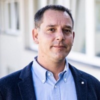 Viktor Bóna Email