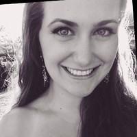 Paddle Pub Employee Amanda Warren's profile photo