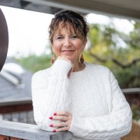 Sue Lipscomb Email & Phone Number