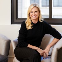 Nutrafol Employee Cindy Gustafson's profile photo