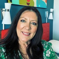 Elizabeth Nightingale Email