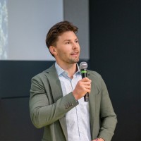 Lorenz Laengauer Email