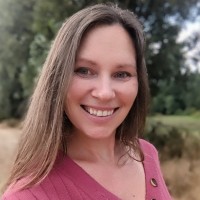 Olia Kazenina Email