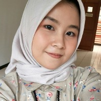 Lola Juliawati Email