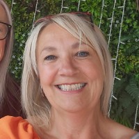 Lesley Currie Email