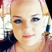 Laura van Pelt Email & Phone Number