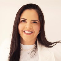 UNINASSAU Employee Lilian Guimarães Leal's profile photo