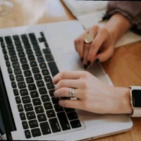 Zari Arif Email
