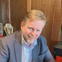 Erik Lindquist Email & Phone Number