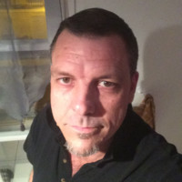 Hugues Renard Email