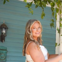 Alta Pointe Employee Victory Courtney's profile photo