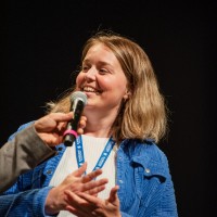 Lore van Dongen Email