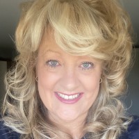 Topps Tiles Employee Nina Temple-Cox's profile photo