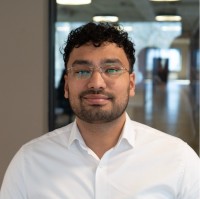 Your Professionals Employee Roman Rahimi's profile photo