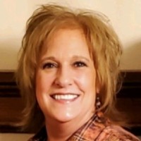 Custom Brands Group Employee Sari Snyder's profile photo