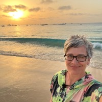 Elisabeth Engum Email
