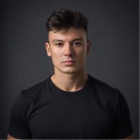 Kamil Bienek Email