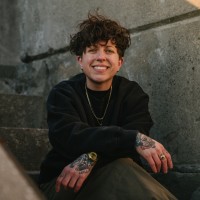 Izzy Ehrlich Email & Phone Number