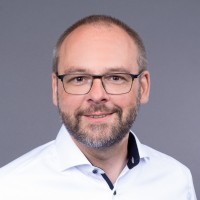 Ralf MacKowiak Email