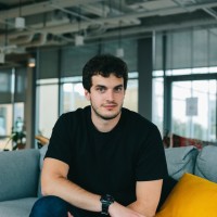 JOIN Employee Dimitri Combe's profile photo