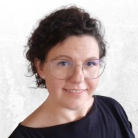 Lidia Oktaba Email