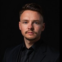 Aron Urban Email