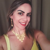 Caroline Santos Email
