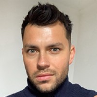 Cesar Alejandro Avilés Cuevas Email