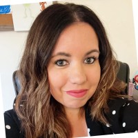 Elizabeth Connors Email