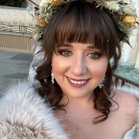 GloryBee Employee Caitlin Gullo's profile photo