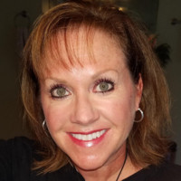 Scentsy Employee Carolyn Hall's profile photo