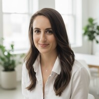 Rue Gilt Groupe Employee Nicole Hildenbiddle's profile photo