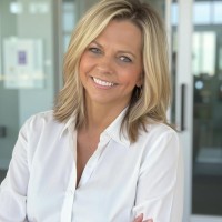 JLL Employee Donna West's profile photo