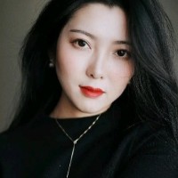 Blue Clover Devices Employee Blanche Huang's profile photo