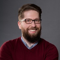 Damian Urbaniec Email