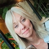 Unrivaled Teamwear Employee Denise Kaplan's profile photo